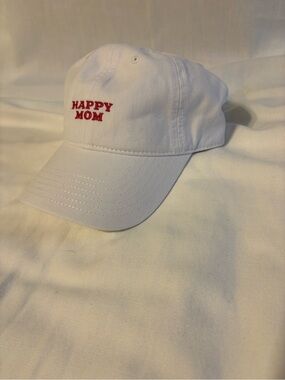 White "Happy Mom" Embroidered Baseball Cap